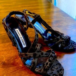 Beautiful MANOLO BLAHNIK sandals with straps has leather bottom inside !!!!